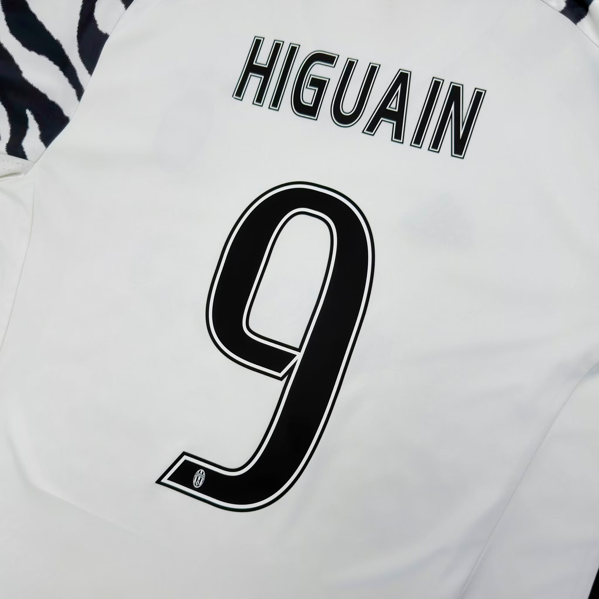 Juventus 2016/17 Third Shirt | Higuaín #9 | adidas